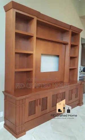 গর্জন প্লাই দিয়ে টিভি কেবিনেট