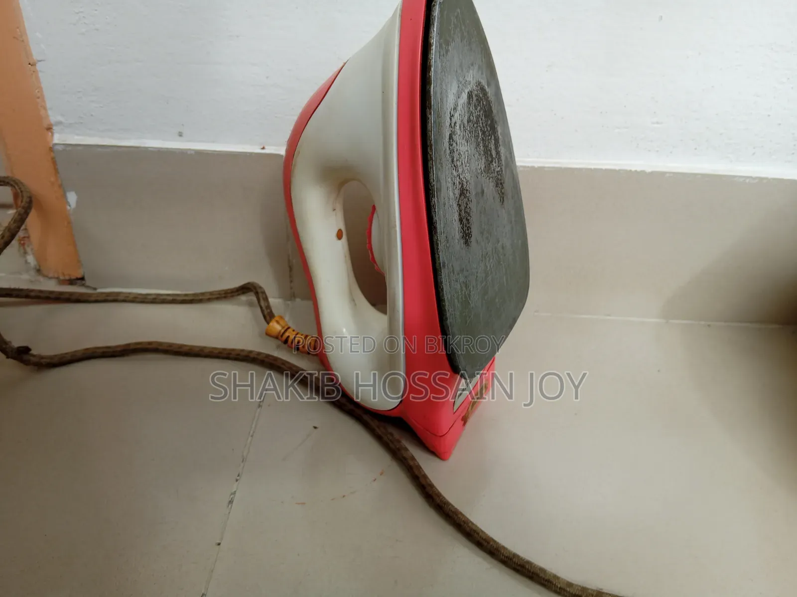 ওয়ালটন (WALTON) ব্র্যান্ডের বৈদ্যুতিক ইস্ত্রি (Electric Iron)