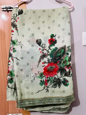 ব্লাউজ পিসসহ শাড়ি