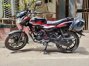 বাজাজ ডিসকভার ১২৫ ২০২২ ব্ল্যাক