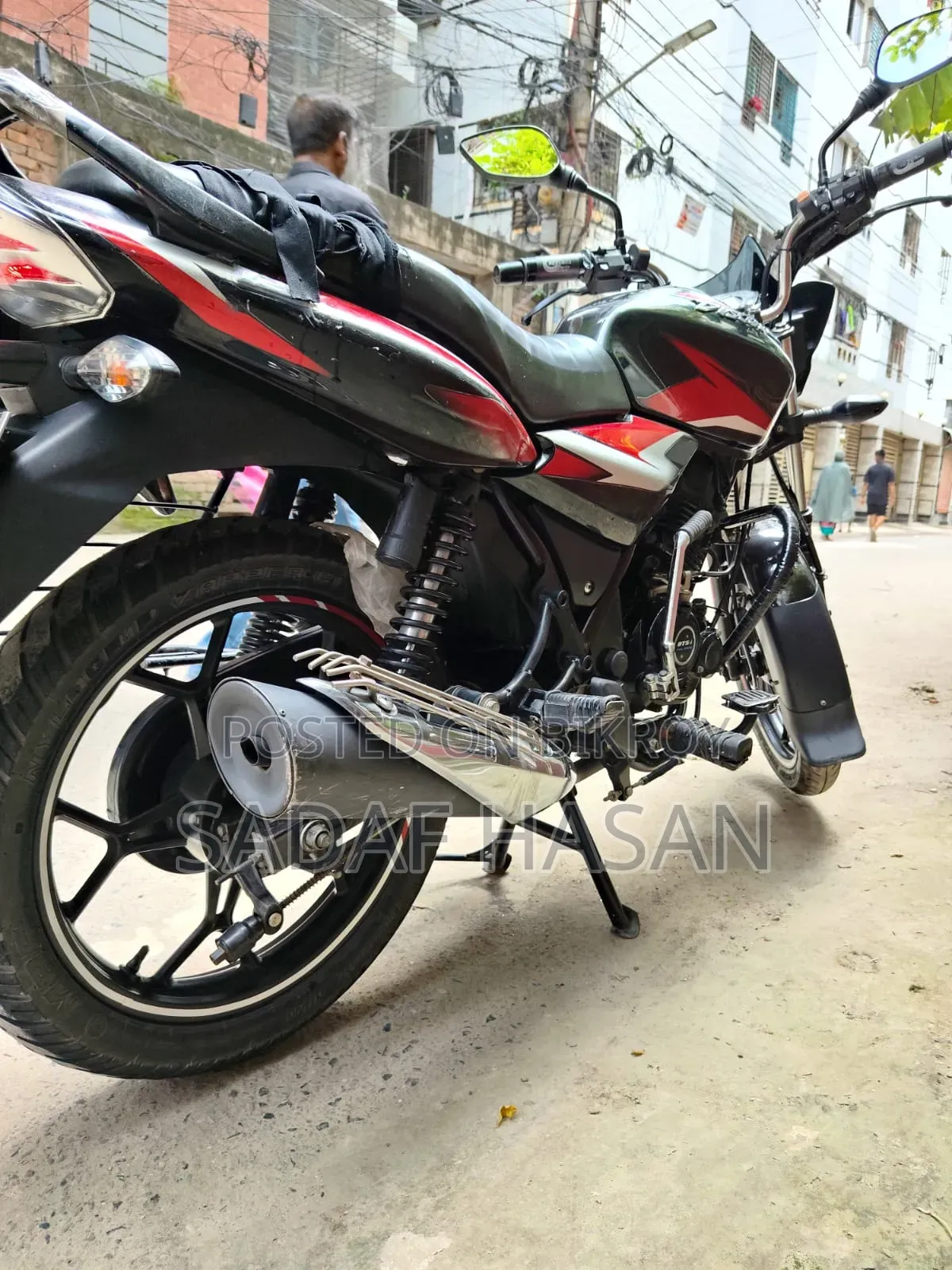 বাজাজ ডিসকভার ১২৫ ২০২২ ব্ল্যাক