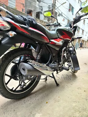 বাজাজ ডিসকভার ১২৫ ২০২২ ব্ল্যাক