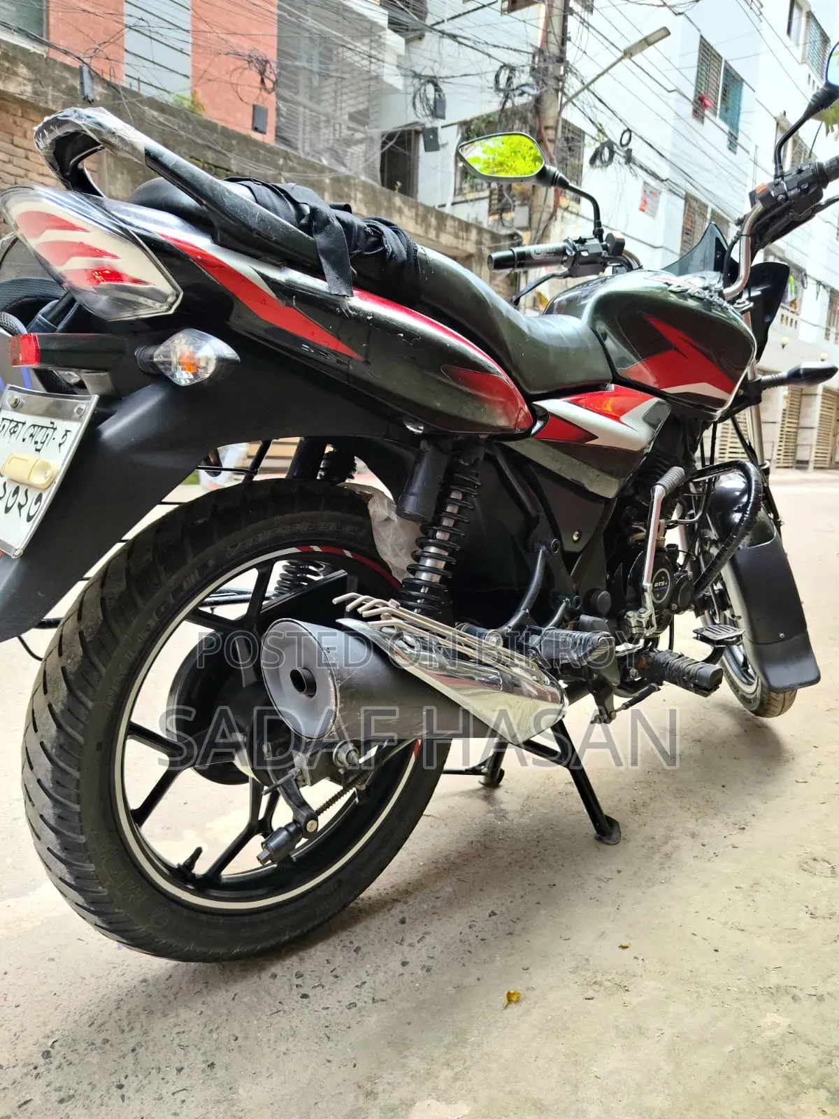 বাজাজ ডিসকভার ১২৫ ২০২২ ব্ল্যাক