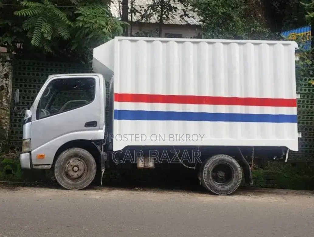 Toyota Dyna Delivery Van 2014 Diesel 5L Engine