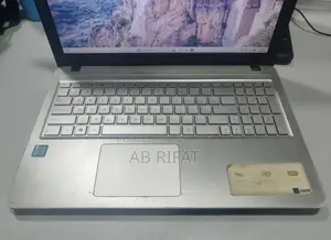 Laptop Asus VivoBook X540SA 4GB Intel Core 3 SSD 256GB