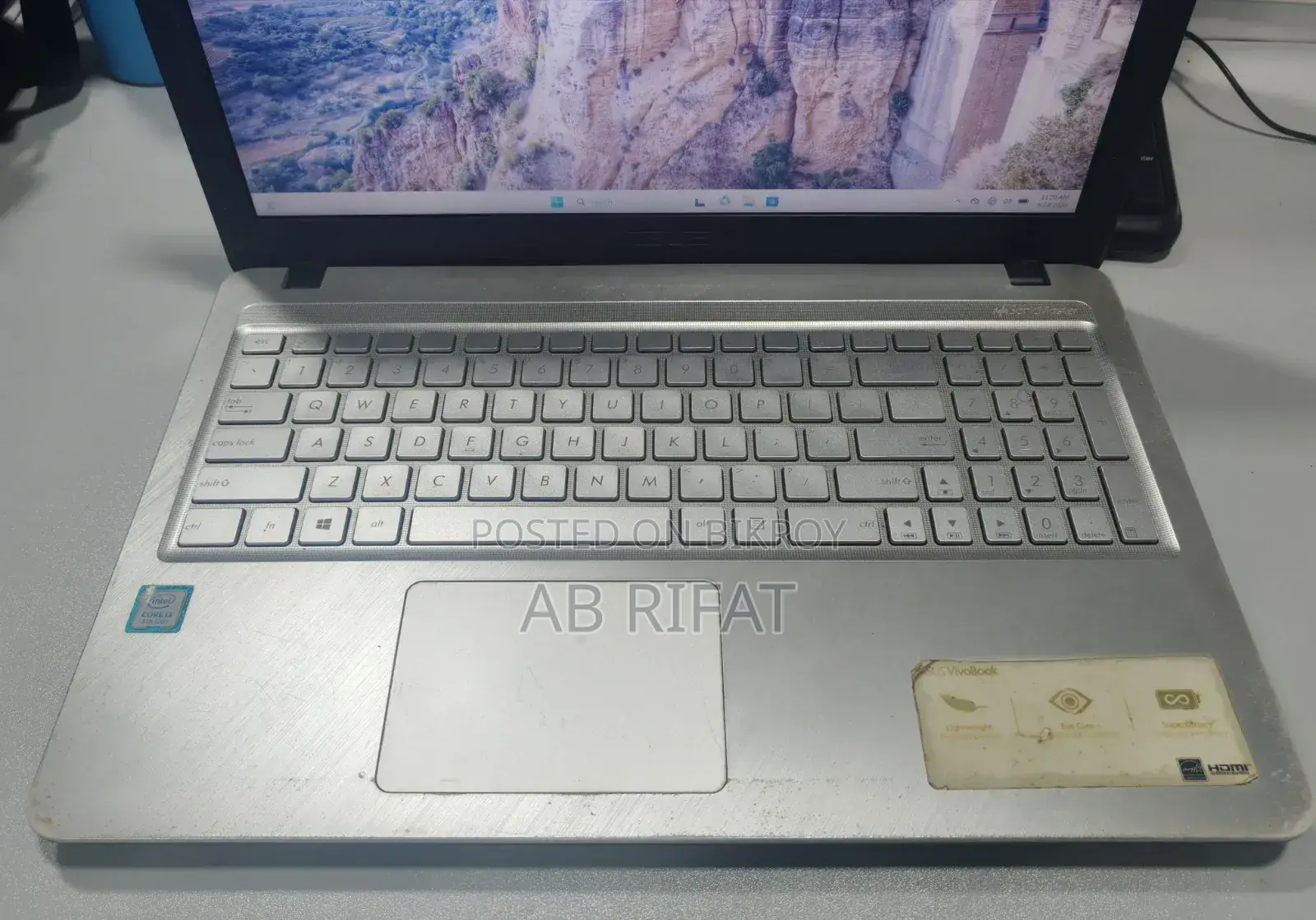 Laptop Asus VivoBook X540SA 4GB Intel Core 3 SSD 256GB
