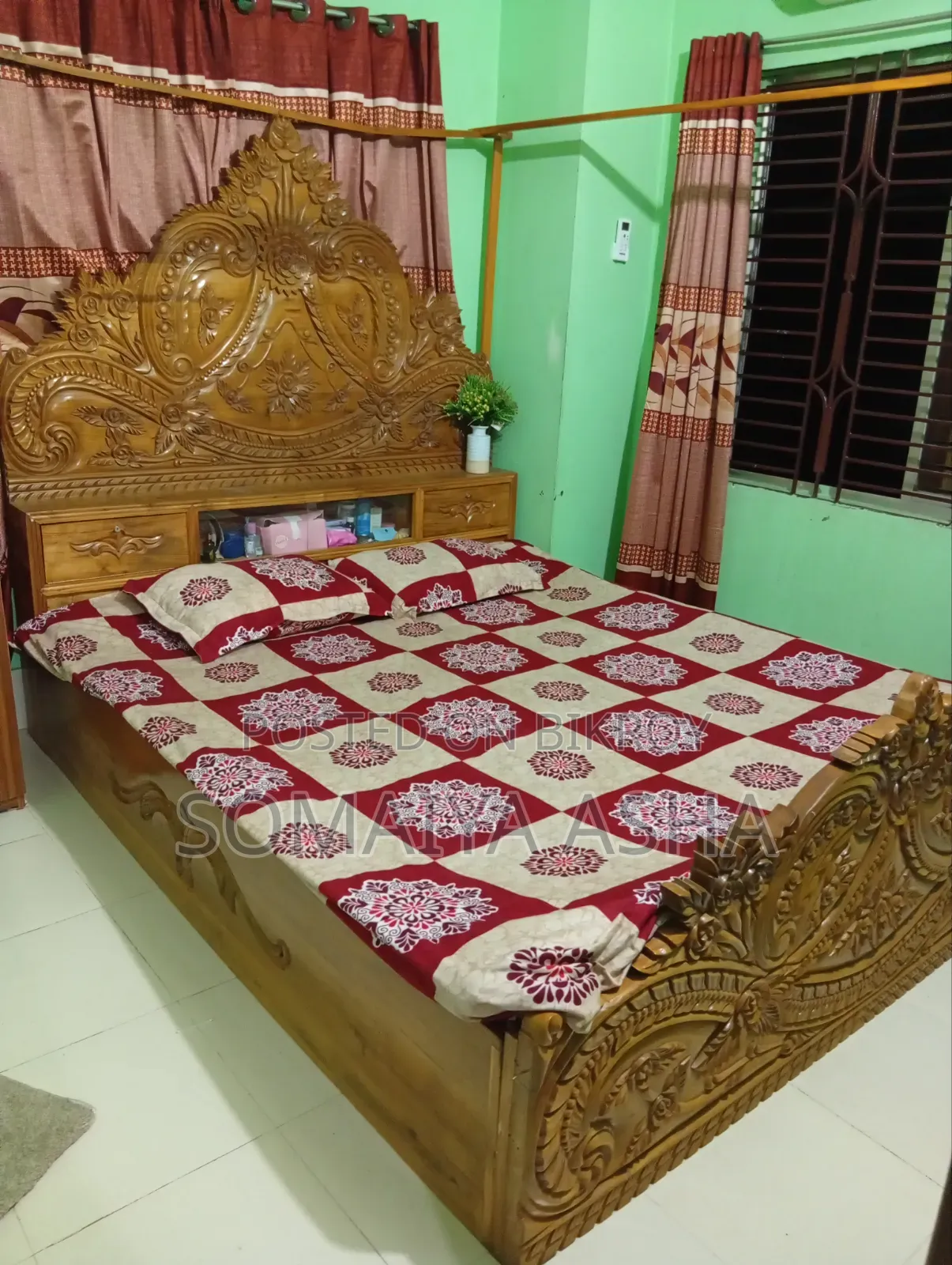 একাশি কাঠের খাট