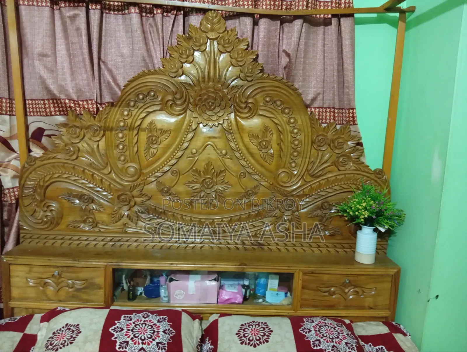 একাশি কাঠের খাট