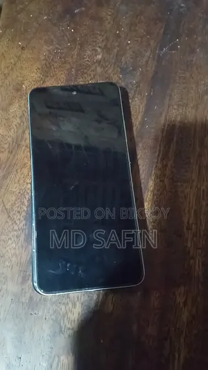 ইনফিনিক্স স্মার্ট ৮ ৬৪ জিবি সবুজ