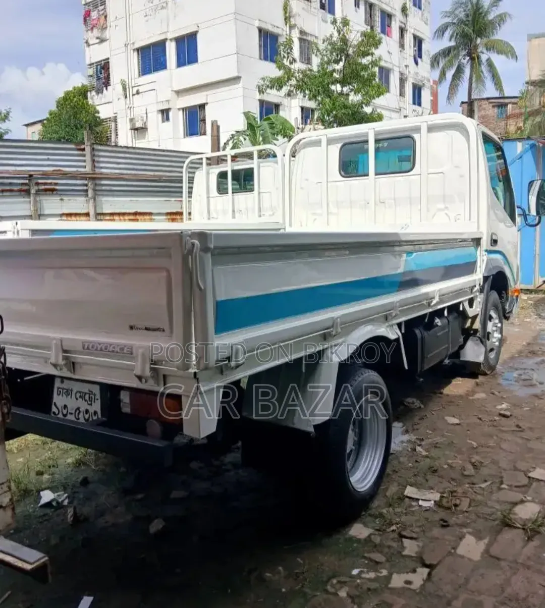 Toyota Dyna Pickup 2012 Model 1KD Engine