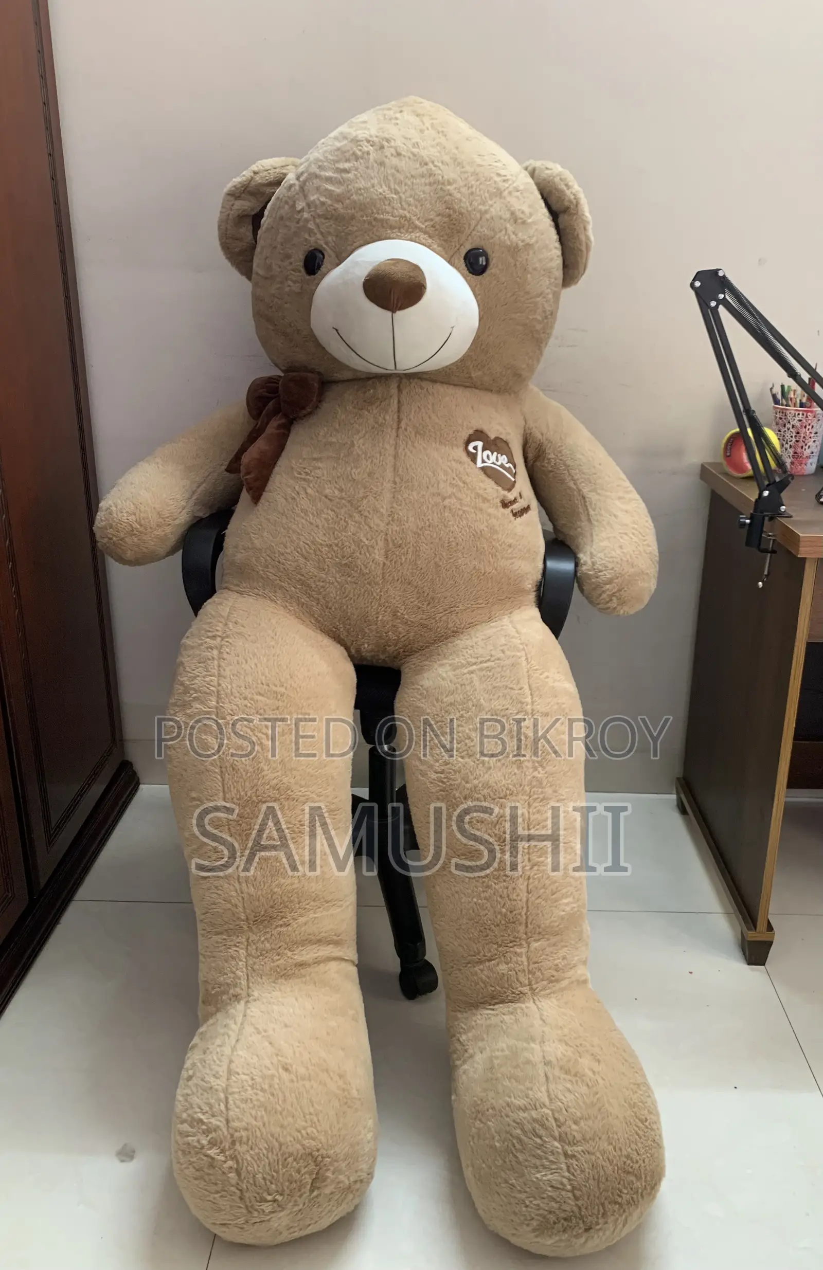 Giant Teddy Bear. Human Size Teddy Bear