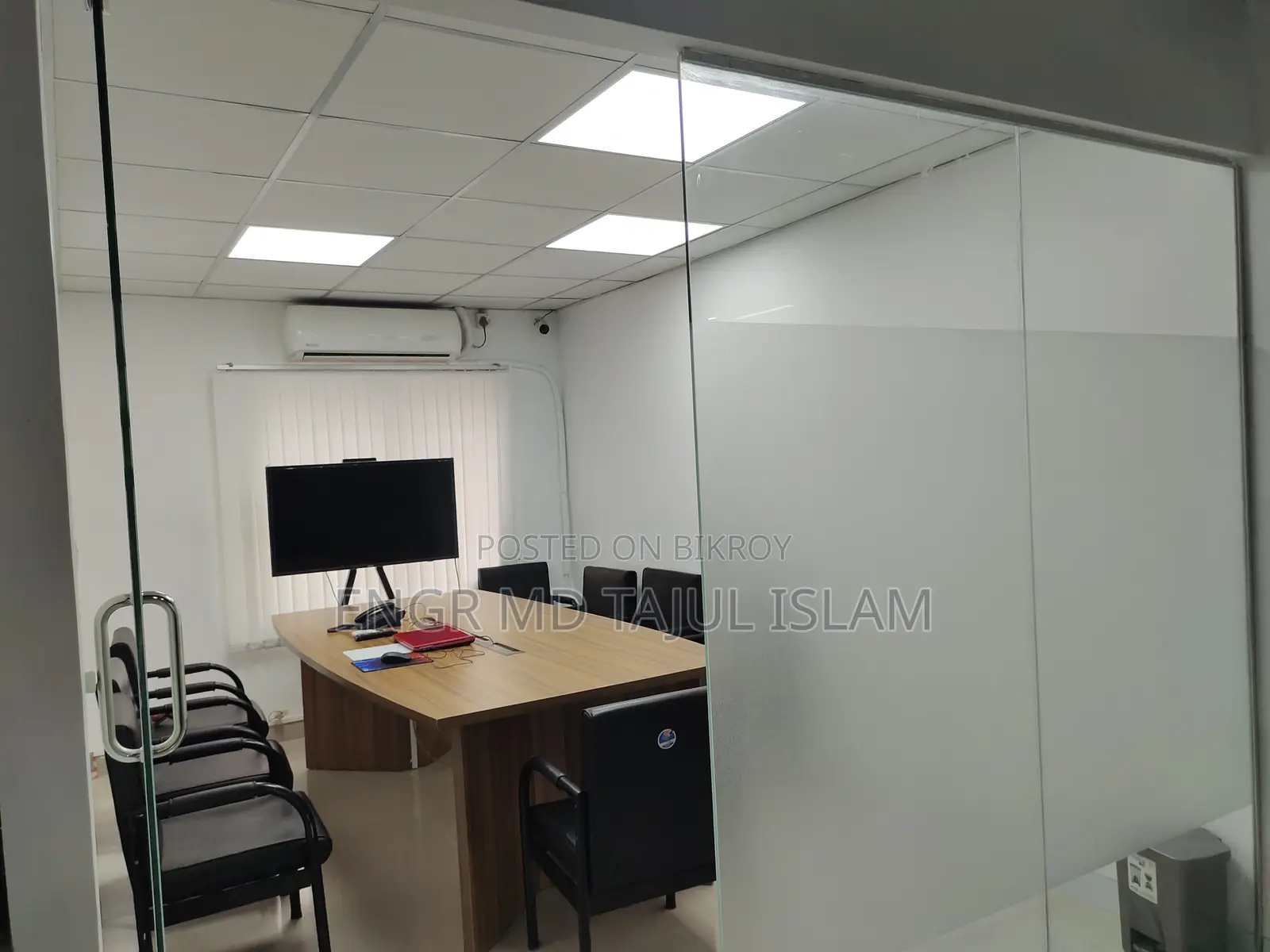 শ্যামলী স্কয়ারে ৩,৫০০ বর্গফুটের সম্পূর্ণ সাজানো রেডি অফিস ভাড়াতে দেওয়া হবে