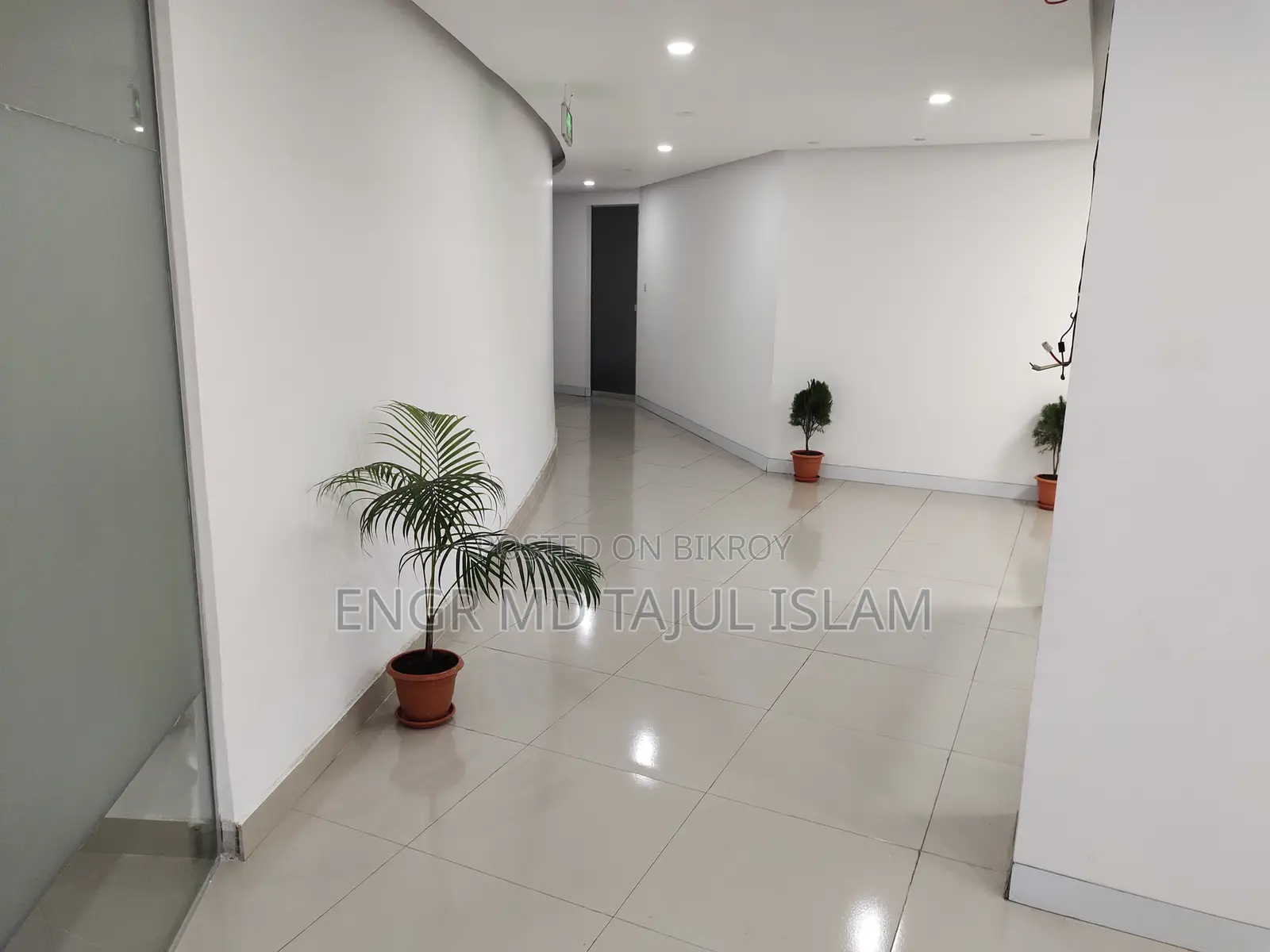 শ্যামলী স্কয়ারে ৩,৫০০ বর্গফুটের সম্পূর্ণ সাজানো রেডি অফিস ভাড়াতে দেওয়া হবে