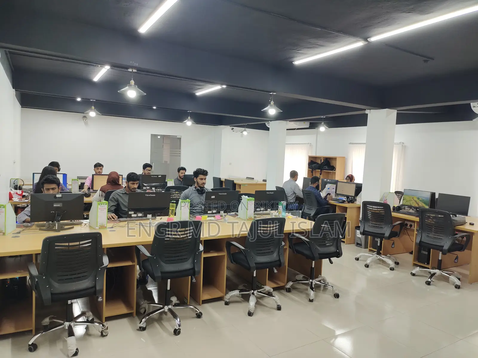 শ্যামলী স্কয়ারে ৩,৫০০ বর্গফুটের সম্পূর্ণ সাজানো রেডি অফিস ভাড়াতে দেওয়া হবে