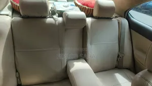 টয়োটা প্রমিও ২০০১ সাদা