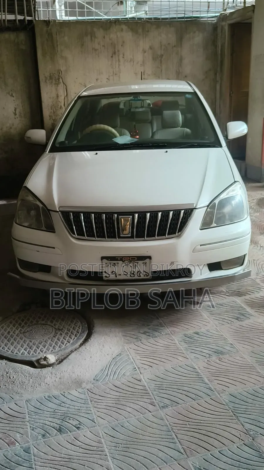 টয়োটা প্রমিও ২০০১ সাদা