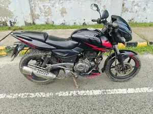 বাজাজ পালসার ১৫০ ২০১৯ লাল