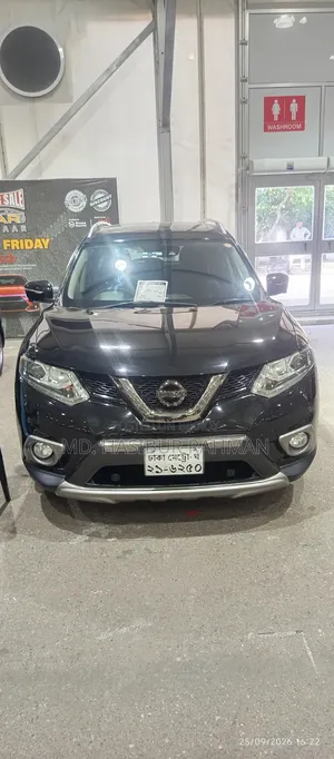নিসান এক্স-ট্রেইল ২.০ হাইব্রিড এফডব্লিউডি ২০১৭ কালো