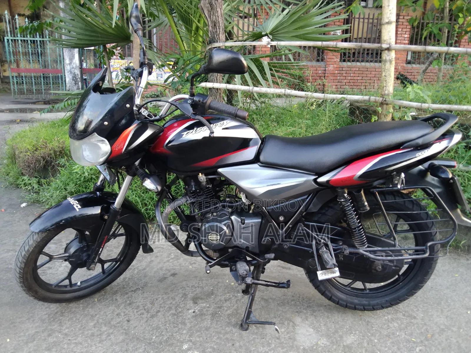 বাজাজ ডিসকভার ১১০ ২০২২ কালো
