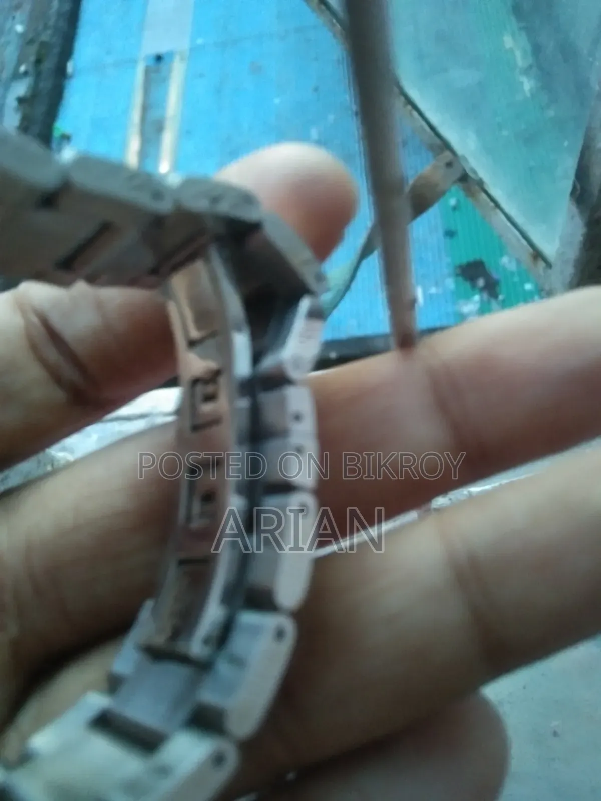High Quality Analog Watch Long Lasting Color Will Not Fade
