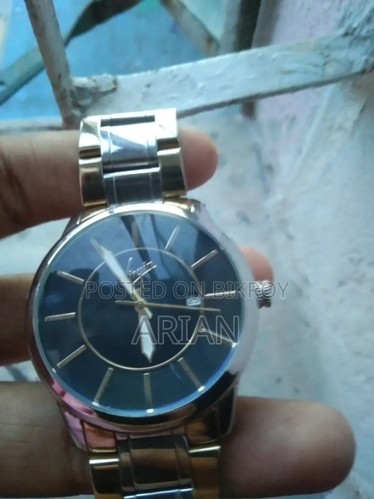 High Quality Analog Watch Long Lasting Color Will Not Fade