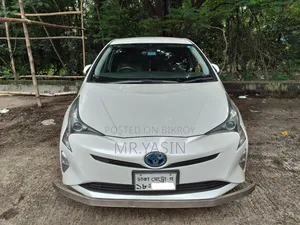 টয়োটা প্রিয়াস ২০১৮ পার্ল