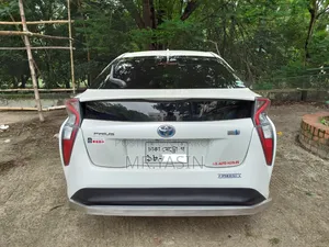 Toyota Prius 2018 Pearl