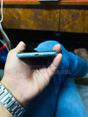 অ্যাপল আইফোন ১১ ৬৪ জিবি গ্রিন
