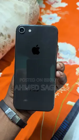 অ্যাপল আইফোন ৮ ৬৪ জিবি ব্ল্যাক
