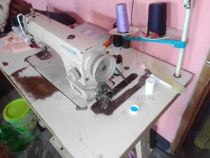 ইন্ডাস্ট্রিসিয়াল সেলাই মেশিন