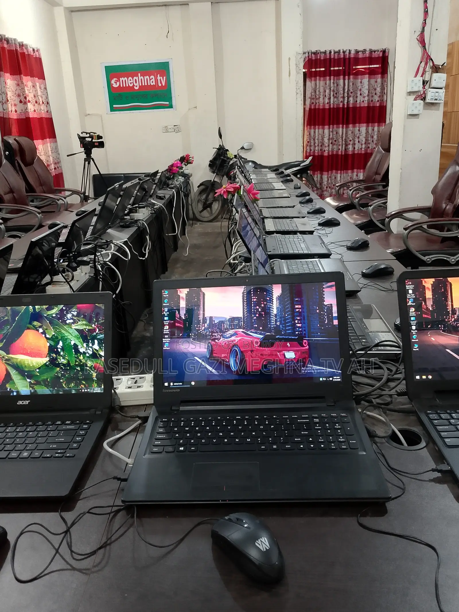 ল্যাপটপ ডেল ৮জিবি ইন্টেল কোর আই৫ এসএসডি ৫১২জিবি
