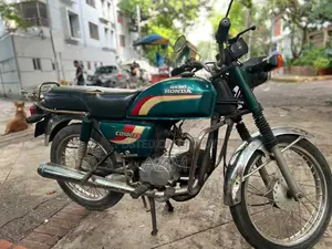 হোন্ডা ১৯৯৬ সবুজ