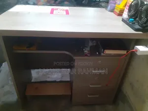 দোকানের রেক, টেবিল বিক্রি করা হবে