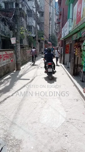 5-Bedroom House in Khilgaon for sale