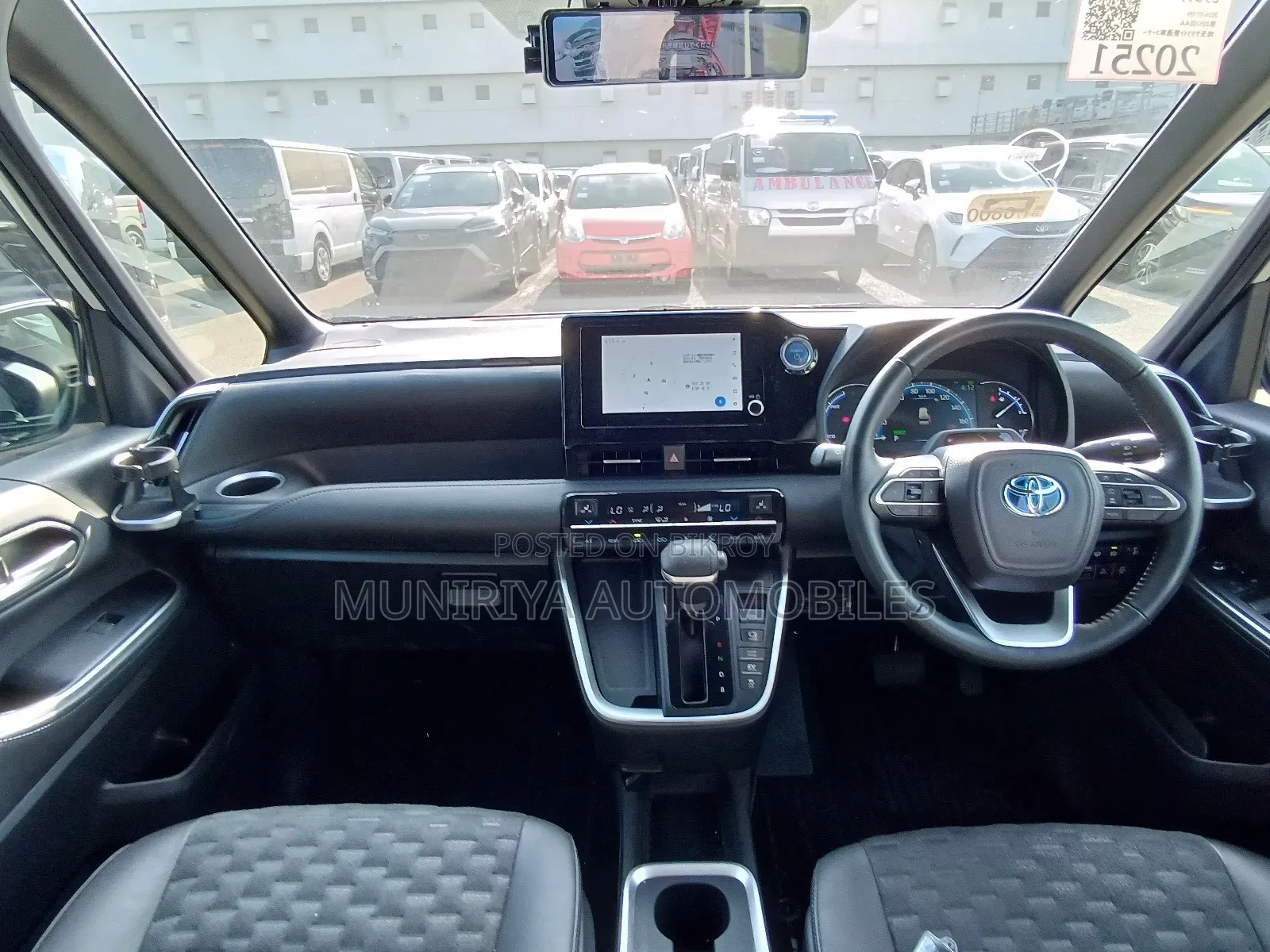 Toyota Voxy Hybrid S-Z 2WD 7-Seater 2022 Pearl