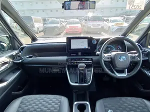 Toyota Voxy Hybrid S-Z 2WD 7-Seater 2022 Pearl