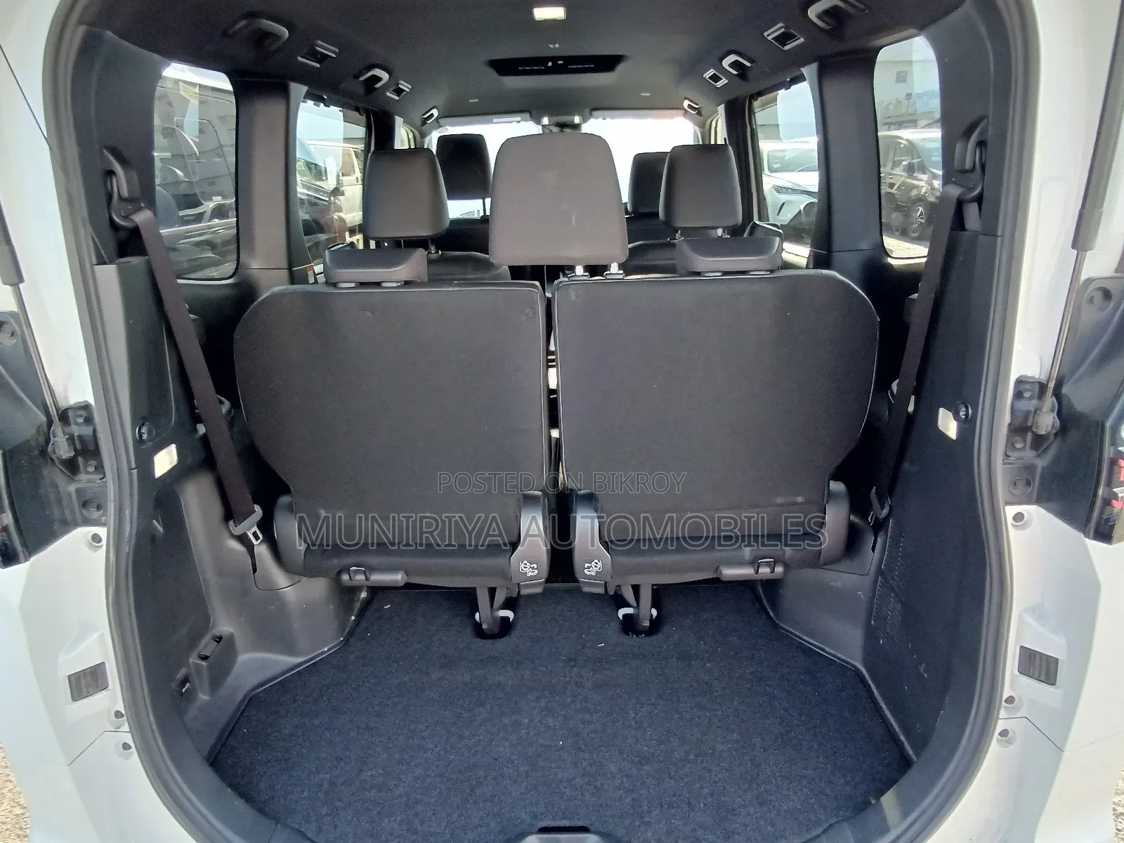 Toyota Voxy Hybrid S-Z 2WD 7-Seater 2022 Pearl