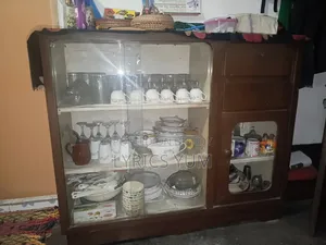 উডেন শোকেস