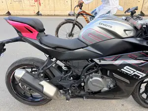 CFMoto 300SR 2025 Black