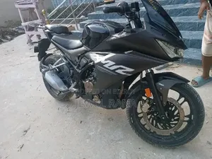 Hero Karizma XMR 210 2023 Black