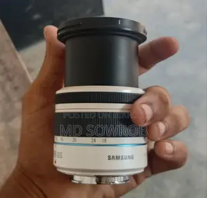 Samsung NX 18-55mm Zoom Lens (White) Full Fresh body. Just 2 times used