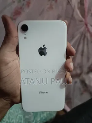 Apple iPhone XR 64 GB White