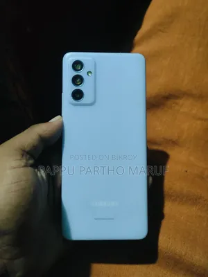 স্যামসাং গ্যালাক্সি এ৮২ ৫জি (গ্যালাক্সি কোয়ান্টাম ২) ১২৮ জিবি হোয়াইট
