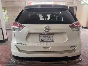 Nissan X-Trail 2.0 Hybrid Front-Wheel Drive 2016 Pearl