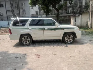 Toyota Hilux Surf 2.7 SSR 1999 Pearl