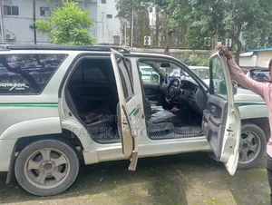 Toyota Hilux Surf 2.7 SSR 1999 Pearl