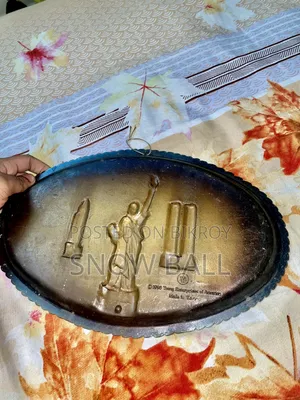 Emergency Sale — Gifted Original Wall Showpiece from USA