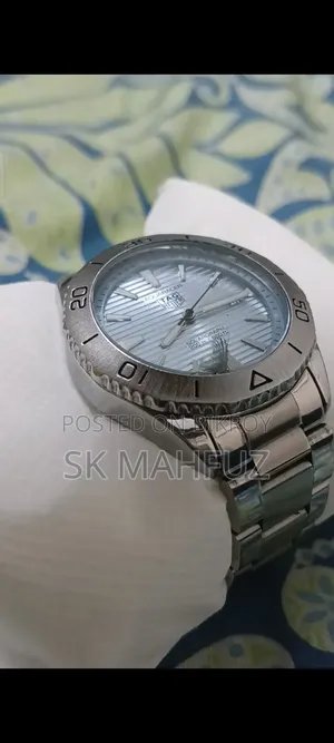 ট্যাগ হিউয়ার স্কাই ব্লু হেভি স্টেইনলেস ওয়াচ