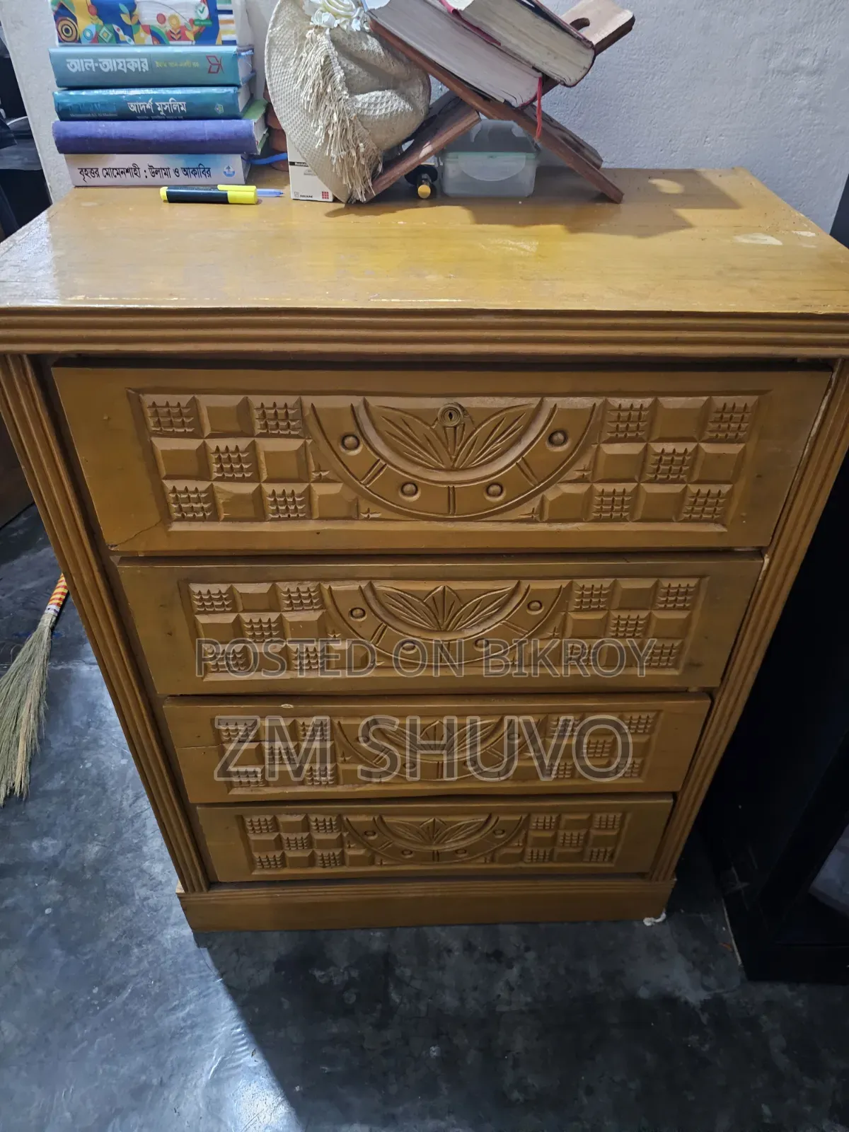 কাঠের ওয়ার্ডরোব ৪ ড্রয়ার