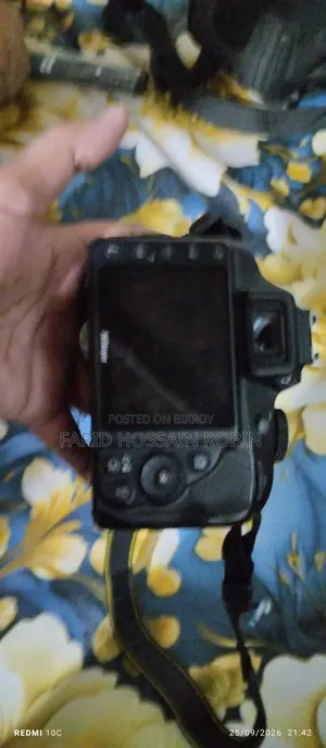 DSLR Camera